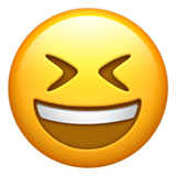 Visage souriant avec yeux plissés